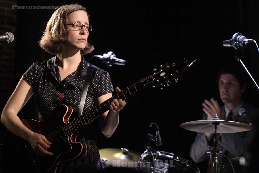 LAURA VEIRS - 2007-04-24 - PARIS - La Maroquinerie - 